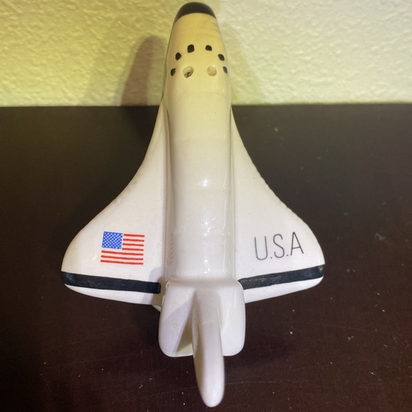 Vintage Space Shuttle USA Salt & Pepper Shakers Capsule Station Launch 1992 - Picture 6 of 15